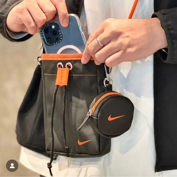 ✔️ New✔️NIKE SUPER RARE Asia Exclusive Crossbody Bag - Picture 1 of 10